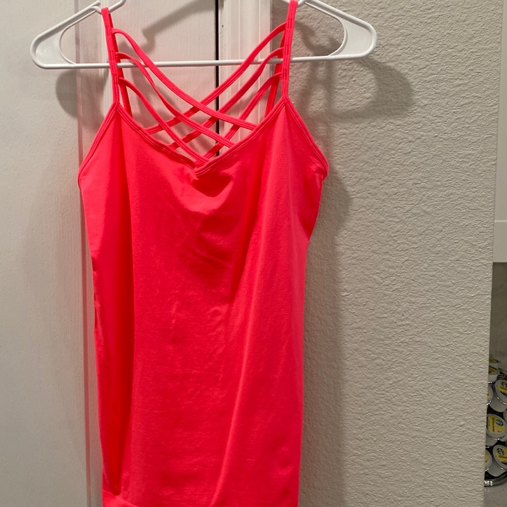 Cross cross tank